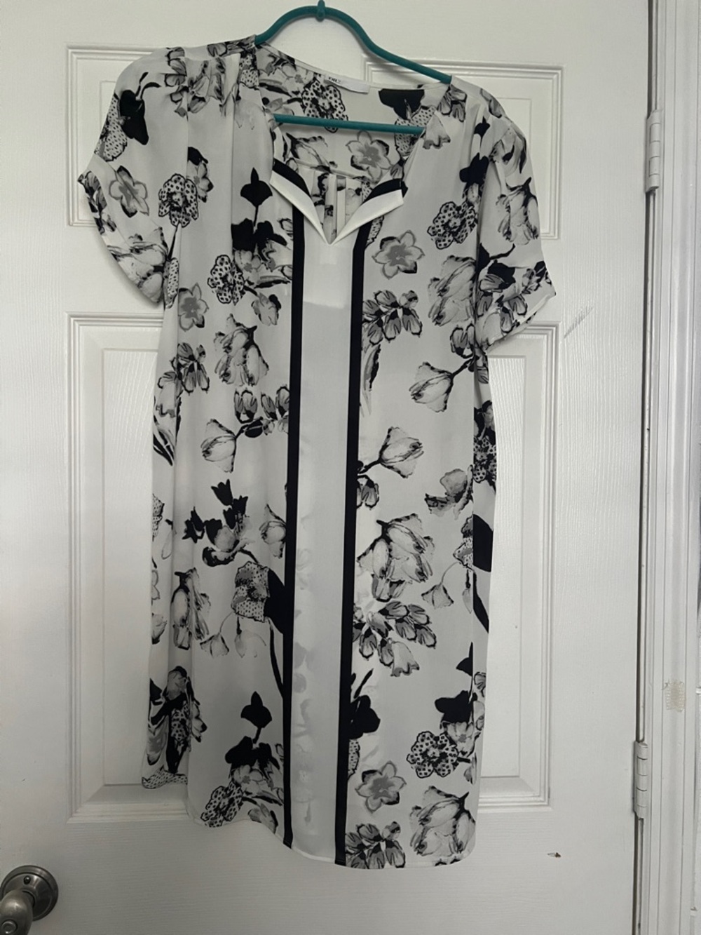 DR2 Black and White Floral Dress with Teal Accent